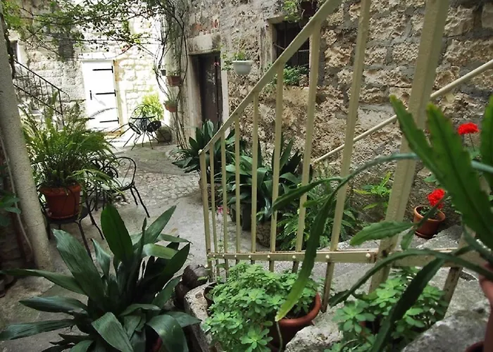 Rooms & Studio Stipcic 3*