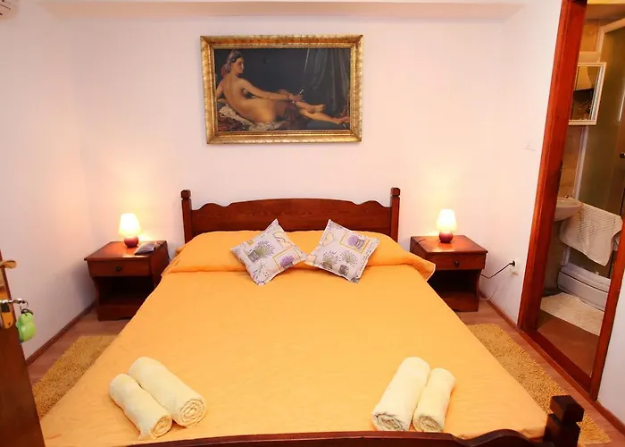 Rooms & Studio Stipcic 3*