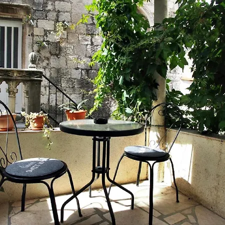 Rooms & Studio Stipcic 3* Trogir