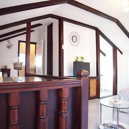 & Stipcic 3* 特罗吉尔