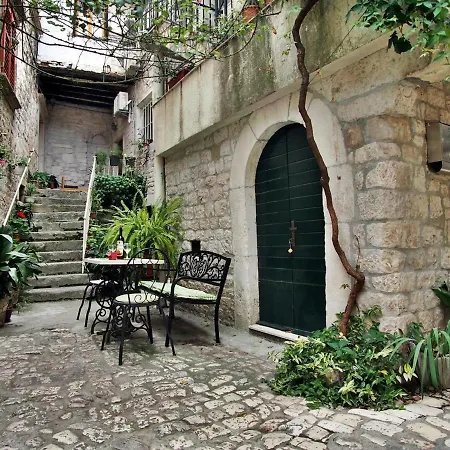 Rooms & Studio Stipcic Guest house Trogir