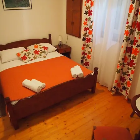 Rooms & Studio Stipcic 3*