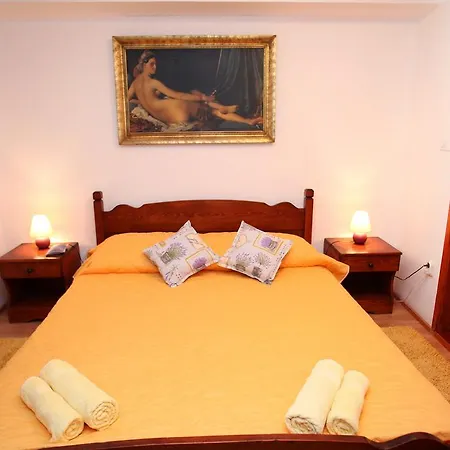 Rooms & Studio Stipcic 3*