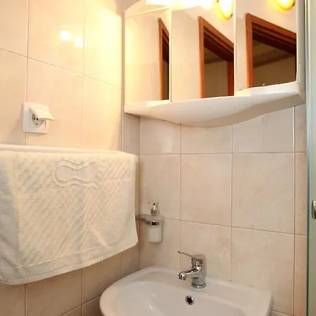 Guest house Rooms & Studio Stipcic 3*