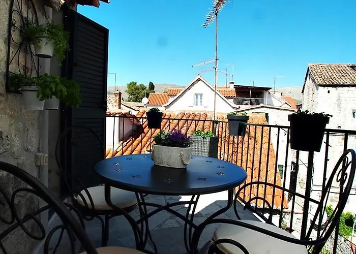 Rooms&studio Stipcic 3* Traù